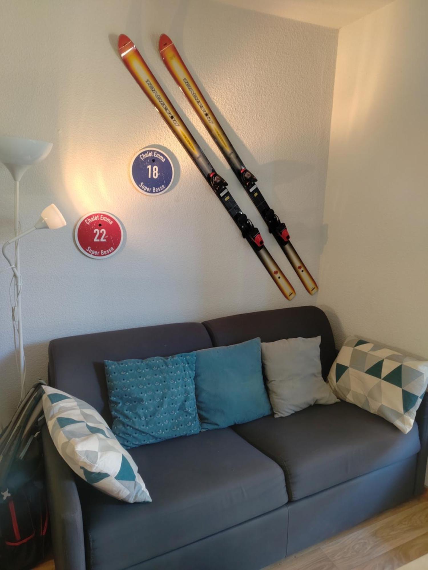 Emma Equipe Et Refait A Neuf Dans 3 Etoiles Apartment
